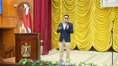  افتتاح المهرجان الغنائي الأول 