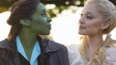 أريانا جراندي وسينثيا إيريفو تقدمان مفاجأة جديدة لجمهورهما