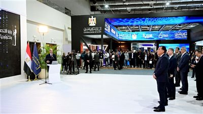 رئيس الوزراء يستمع لعرض مشروعات وزارة الاتصالات حول  التحول الرقمي