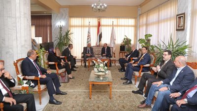 رئيس جامعة المنصورة يشهد احتفالية 