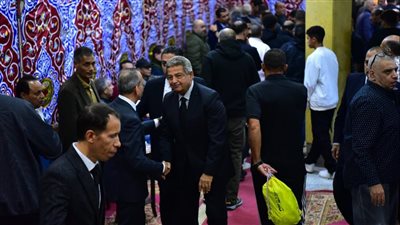 خالد عبد العزيز وممدوح عيد يشاركان في عزاء الكابتن محمد صبري 