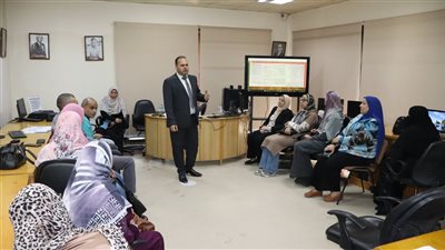 بدء فعاليات برنامج رفع كفاءة العاملين بمراكز تراخيص المحال بالبحيرة