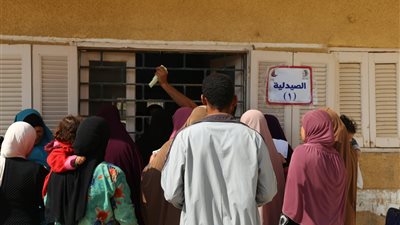 جامعة الفيوم تنظم قافلة شاملة للكشف والعلاج لأهالي قرية المشرك 