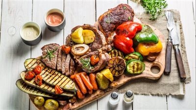 طريقة عمل صينية لحم الغنم بالخضار وزيت الزيتون