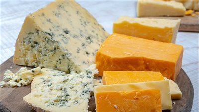 8 أنواع من الجبن تدعم صحتك.. من تقوية العظام إلى تحسين النوم