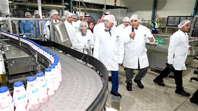  وزير الصناعة والنقل يتفقد 4 مصانع كبرى متخصصة في الصناعات الغذائية بالنوبارية والسادات 
