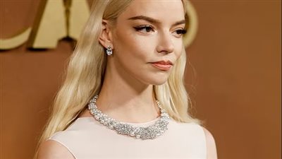 أنيا تايلور-جوي تخطف الأنظار في حفل جوائز الحكام الـ 16 بلوس أنجلوس