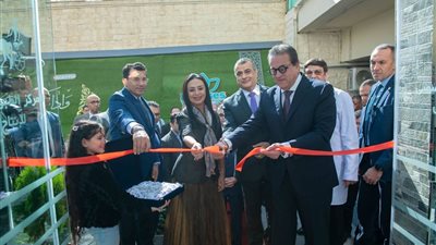 وزير الدولة للإنتاج الحربي يفتتح توسعة وحدة الغسيل الكلوي ووحدة العلاج بالأكسجين 