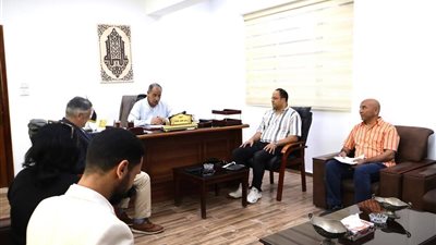 رئيس مدينة الغردقة يبحث 11 طلبًا خلال اللقاء الدوري للمواطنين