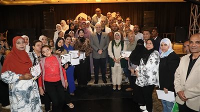 محافظ بني سويف يكرم العاملين المتميزين بالتضامن الاجتماعي