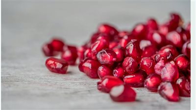 ماذا يحدث لمستوى السكر في الدم عند تناول الرمان على معدة فارغة؟