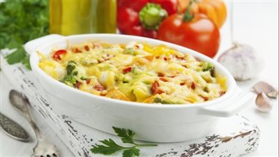 خضار بالكريمة والجبنة.. طبق شهي بسيط وغني بالفيتامينات