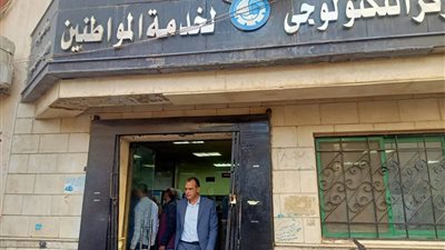رئيس مدينة دمنهور يعتمد نماذج التصالح الدائمة