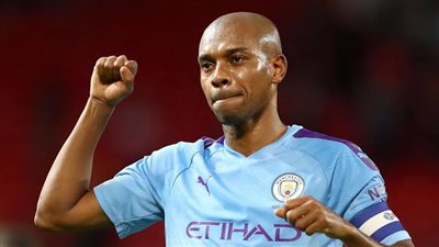 فيرناندينيو يعلن نهاية رحلته مع كرة القدم بعد مسيرة تجاوزت 20 عامًا