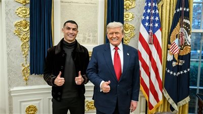 ما الهدية التي قدمها ترامب لكريستيانو رونالدو خلال زيارته للبيت الأبيض؟