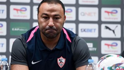 محاضرة فنية للاعبي الزمالك استعداداً لكايزر تشيفز 