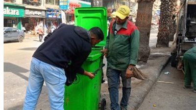 نظافة الجيزة تدعم شارع فيصل بصناديق قمامة ومتابعة يومية لأعمال جمع المخلفات