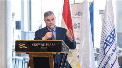 محافظ الاسكندرية : سيتم الإعلان عن منظومة تتعلق بتطوير منظومة التاكسي بالمدينة