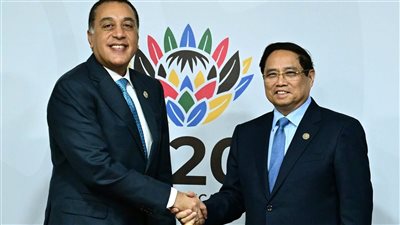 رئيس الوزراء يلتقي نظيره الفيتنامي