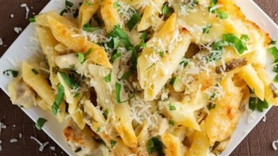 المكرونة بالبشاميل واللحم المفروم