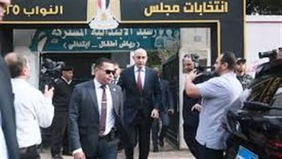 وزير التعليم يدلي بصوته في انتخابات النواب بمصر الجديدة