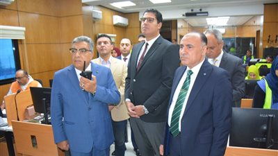 محافظ الدقهلية يتفقد سير العمل باللجان الانتخابية عبر الشبكة الوطنية للطوارئ والسلامة
