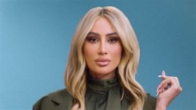 مايا دياب تطل بفستان مميز في أحدث ظهور لها