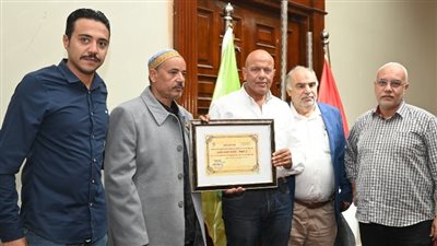 جهاز العاشر من رمضان يكرّم رمزه في الكهرباء تقديرًا لمسيرة حافلة بالعطاء والوفاء