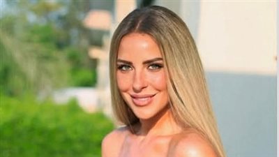 شاهد.. ريم مصطفى تشبه العروس في حفل زفاف نجلها