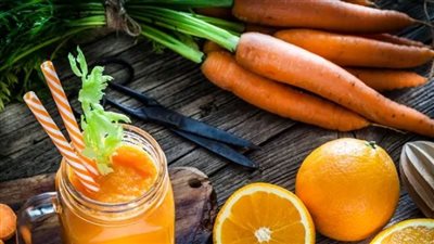 سر إضافة عناصر من مطبخك إلى عصير الجزر كل صباح