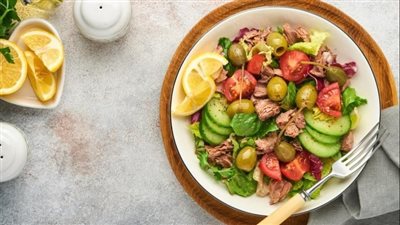 طريقة تحضير سلطة التونة بالخضروات للدايت