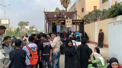 غلق لجان مصر القديمة لفترة الاستراحة وسط حضور كثيف وتزاحم بانتخابات النواب