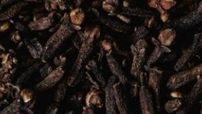 فاعلية مذهلة للقرنفل في تخفيف مشكلات البروستاتا