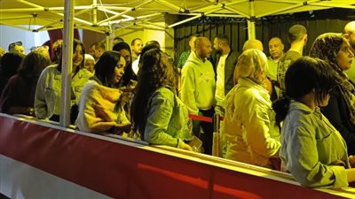 السيدات والشباب يتصدرون مشهد التصويت بوسط البلد مع اقتراب نهاية اليوم الانتخابي