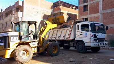 رئيس مدينة شبراخيت يتابع منظومة النظافة والتجميل ويدفع بفرق العمل لرفع كفاءتها