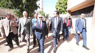 محافظ أسيوط ووزير الثقافة يتفقدان قصر ثقافة أحمد بهاءالدين لبحث سبل تطويره