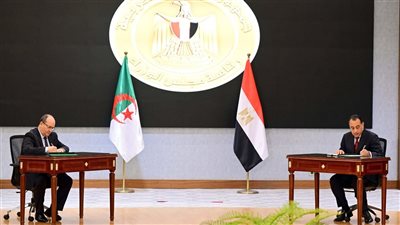 توقيع عدة وثائق في مجالات تدعم تعزيز التعاون الثنائي بين مصر والجزائر