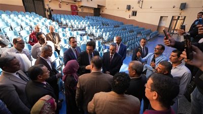 محافظ أسيوط ووزير الثقافة يتفقدان قصر ثقافة أسيوط ويوجهان بدعم مرافقه وأنشطته