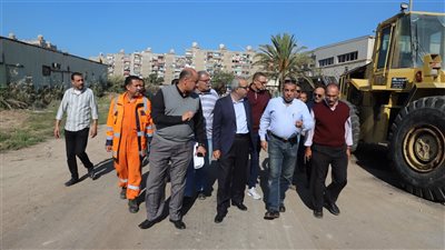 رئيس شركة الصرف الصحي بالإسكندرية يتفقد محطة رفع التنقية الغربية 
