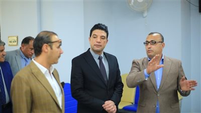 نائب محافظ سوهاج يؤكد دعمه للمواهب والمشروعات الصغيرة 