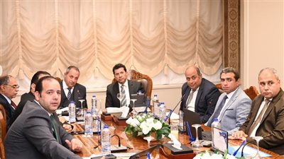 وزير الرياضة يلتقي محافظ بورسعيد لبحث مستجدات تطوير ستاد المصري 