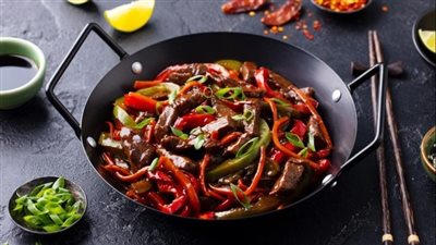 بفتيك اللحمة بالخضار.. وصفة غنية بالنكهات وسهلة التحضير