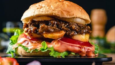 برجر اللحم.. وصفة لذيذة على خطى المطاعم