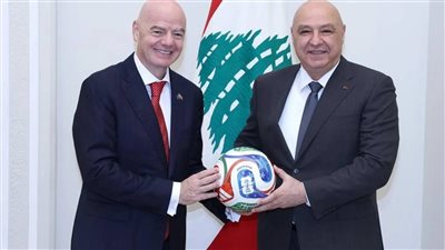 منح الجنسية اللبنانية لرئيس الفيفا.. خطوة تكريمية تتحول إلى أزمة حقوقية في بيروت