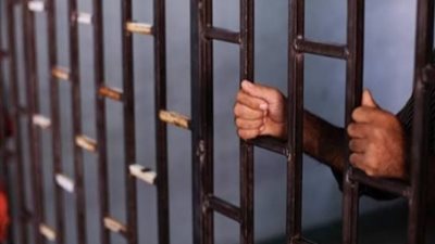 حبس سيدة 4 أيام لحيازتها 250 طربة حشيش قبل ترويجها بالدلنجات في البحيرة