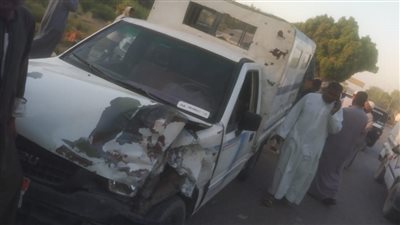 إصابة 7 أشخاص بحادث تصادم سيارتي كبوت و نقل بأسوان