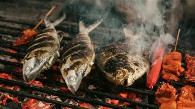 على الطريقة اليونانية.. حضري سمك بوري مشوي للدايت