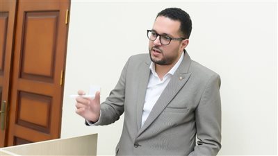 محمد جمعة ابوالروس يناقش  رسالة الدكتوراة في الاوعية الدموية والقدم السكري