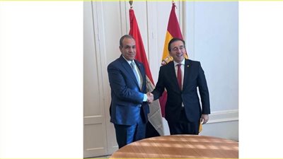 لدعم العلاقات وبحث تطورات القضية الفلسطينية.. وزير الخارجية يلتقي مع نظيره الاسباني