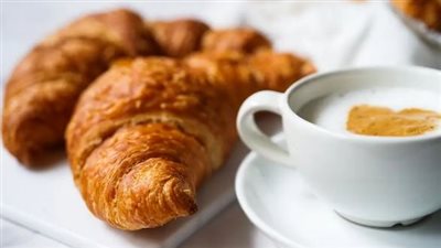 لعشاق الكرواسان.. ماذا يحدث في جسمك عند تناوله؟